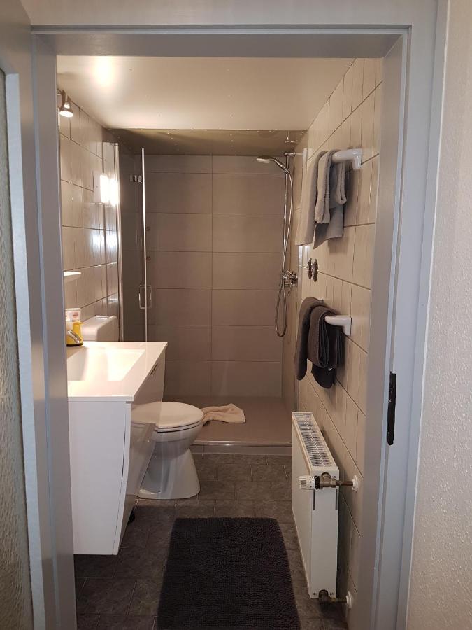 Eulennest Im Souterrain Elten Exterior foto