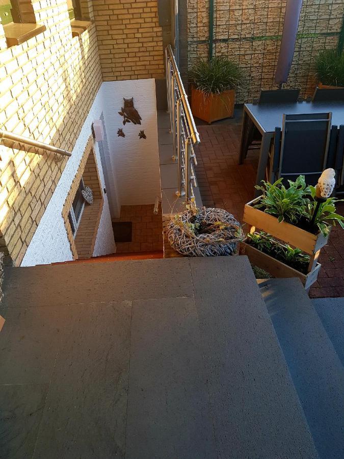 Eulennest Im Souterrain Elten Exterior foto